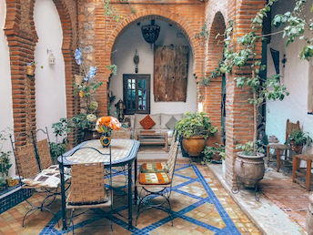 How to Embrace Outdoor Entertaining: Designing for Social Gatherings